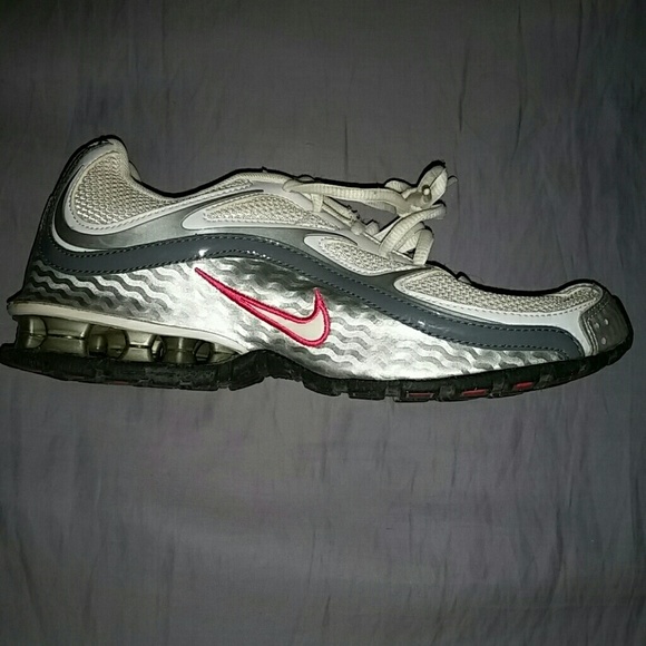 Women's Nike Shoes - Picture 3 of 6